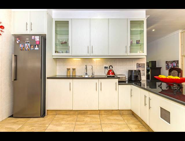 4 BEDROOM HOUSE FOR SALE IN WESTVILLE